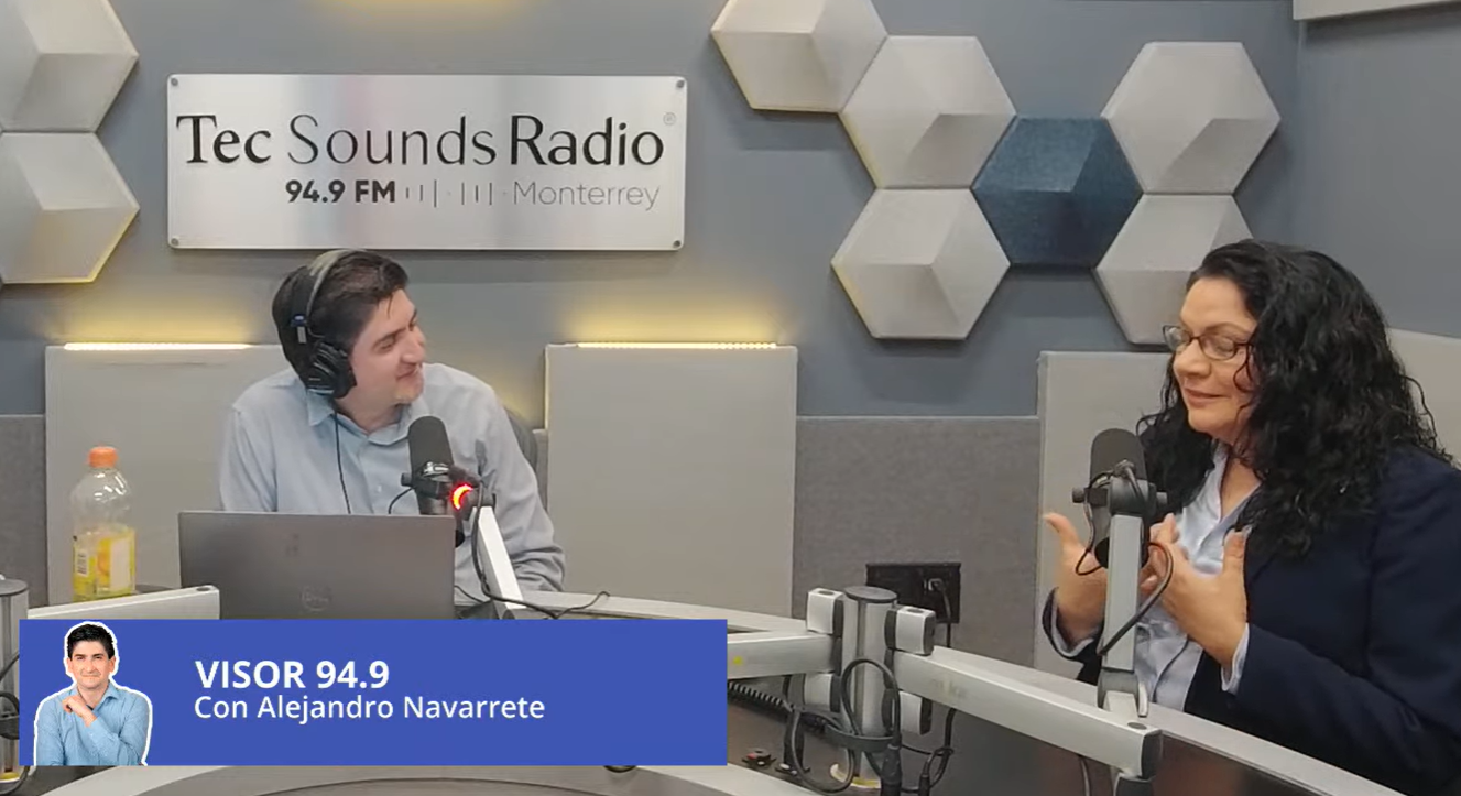 Edna Rhodes, directora de Aprendde, en entrevista de radio sobre el Día Mundial del Autismo